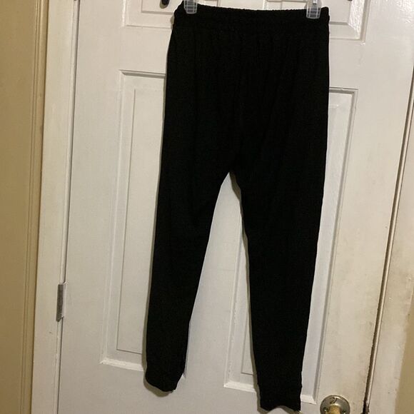 New black yoga/ jogging pants 👖 - Picture 2 of 5